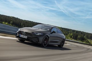 Mercedes představuje novinku se zrychlením na stovku pod tři sekundy. Od pohledu byste to do ní neřekli | Autonovinky